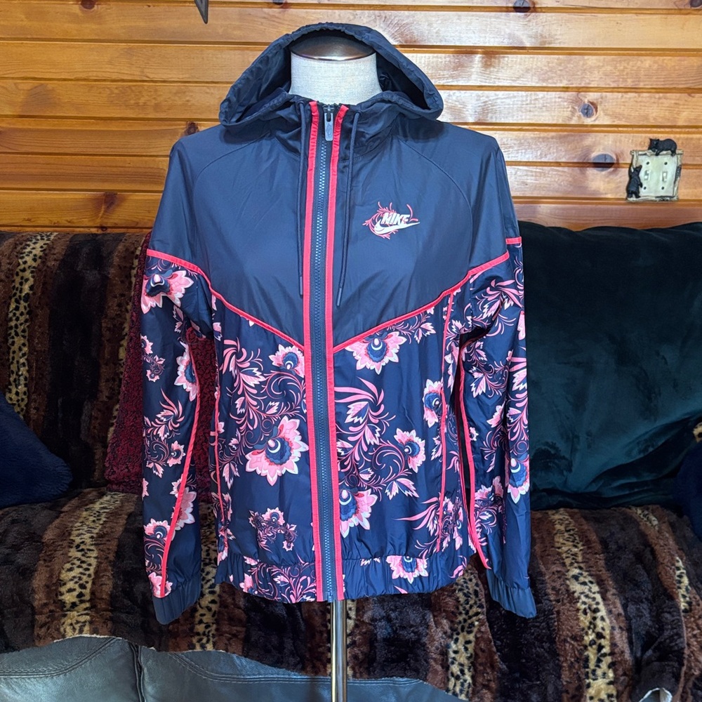 Nike Women's Black and Pink Floral Ski Jacket